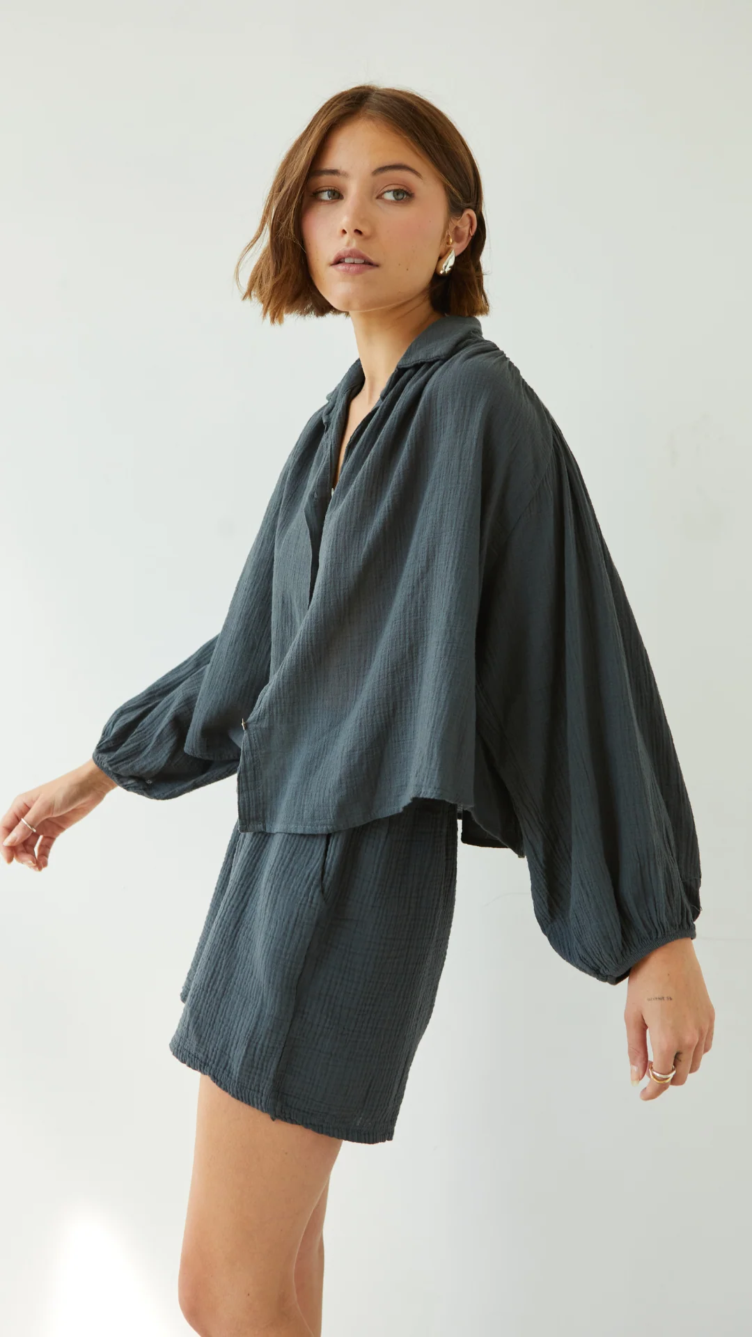 Anais Shorts - Anthracite - Image 11