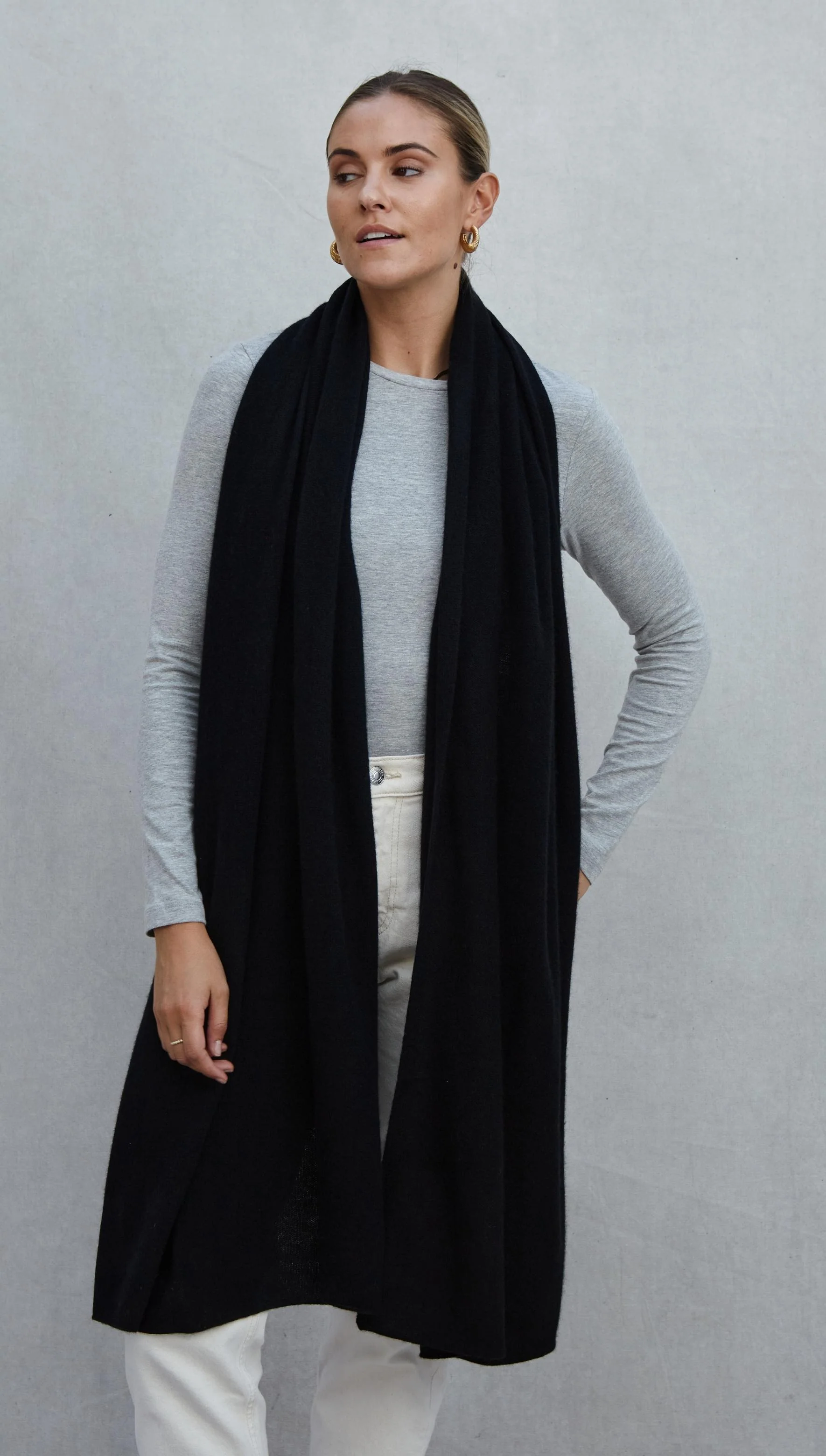 Cashmere Travel Wrap - Black - Image 10