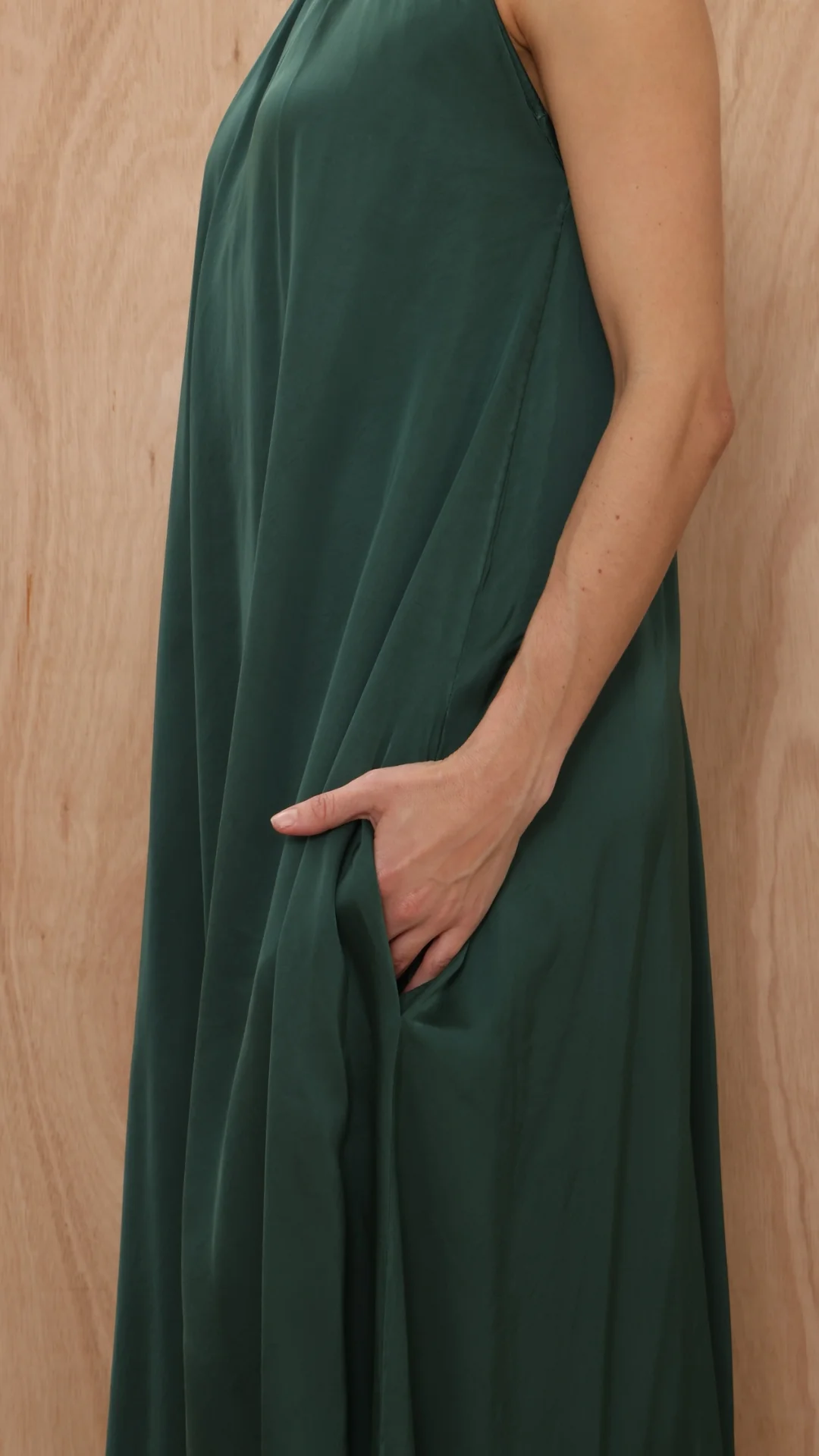 Everly Column Satin Dress - Emerald Green - Image 3