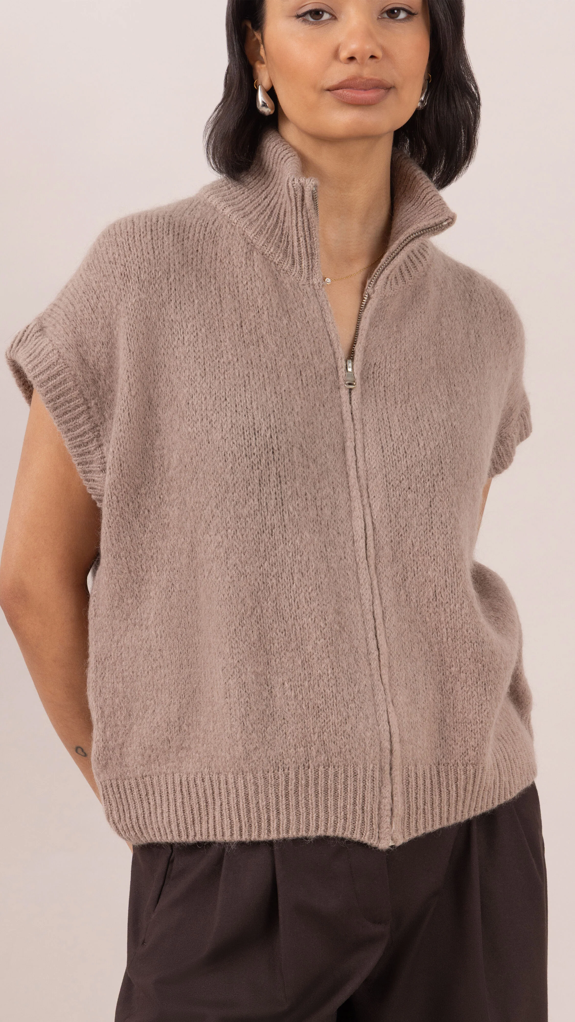 Leigh Sleeveless  Zip Cardigan - Mink - Image 3